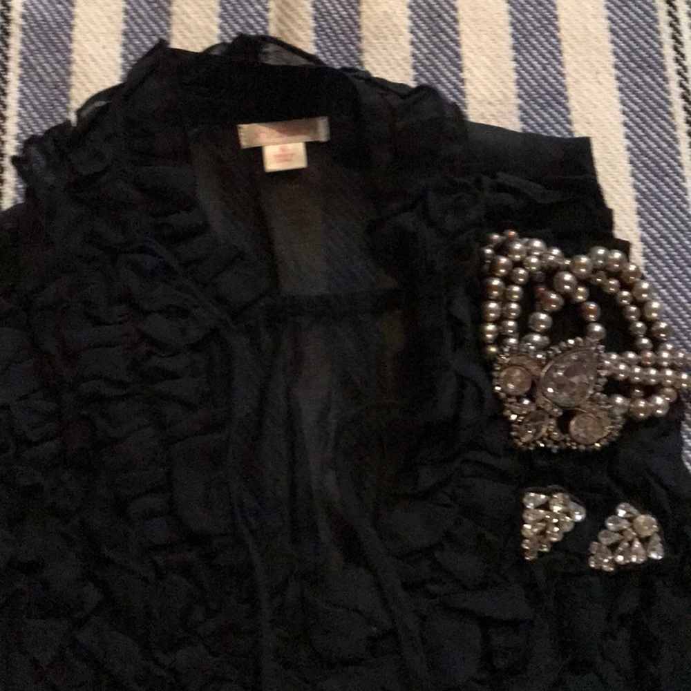Black ruffle tank